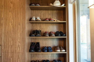 Example of a transitional closet design