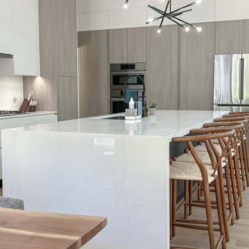 Grey Pine Modern Kitchen: Tiny, ON
