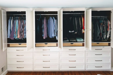 Design ideas for a traditional wardrobe in Bridgeport.