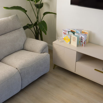 Modern Living Room Renovation: Ashton Oak SPC Installation