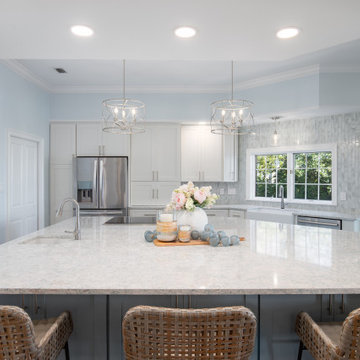Stunning Kitchen Remodel Done in a Subtle Two-Tone Color