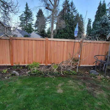 Privacy fence overlapped with clear cedar with metal post