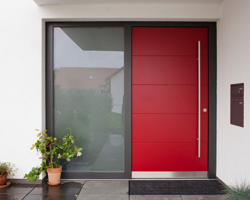 Moderner Eingang mit roter Tür Ideen, Design & Bilder | Houzz