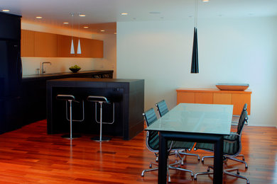 Inspiration for a modern kitchen remodel in Seattle
