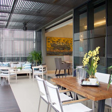 Room Tour: A Resort-Like Feel For a Spacious Balcony