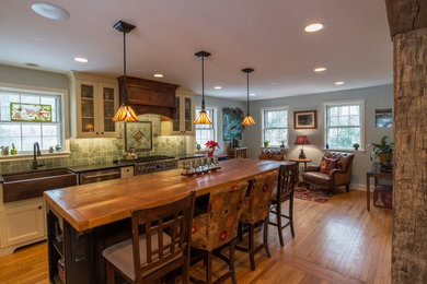 Example of a farmhouse kitchen design in Philadelphia