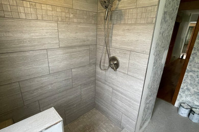 Example of a trendy bathroom design
