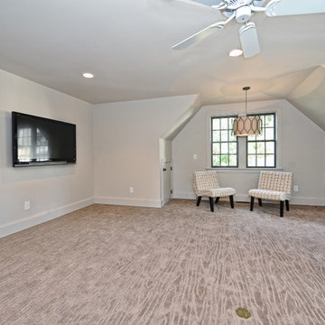 Detached Garage & Apartment