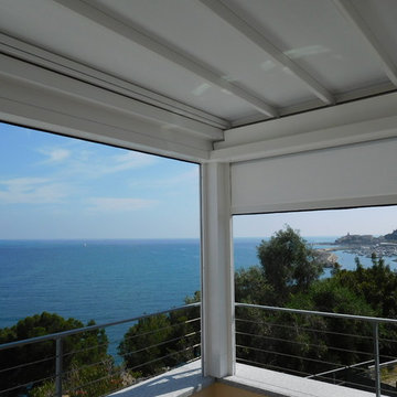 Pergola Nomo con telo e chiusure perimetrali