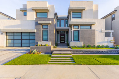 Example of a trendy exterior home design in Los Angeles