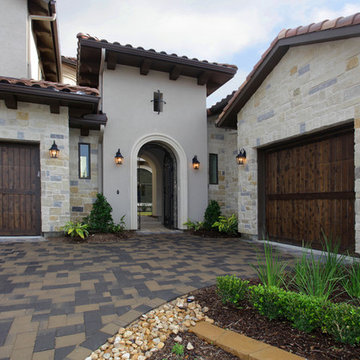 Rustic Tuscan Courtyard