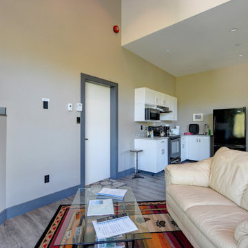 1499/1499B Trail Way - $1,695,000 – MLS Res 885121 / Com 885130