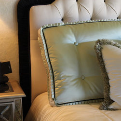 Bedrooms - Bed Pillows