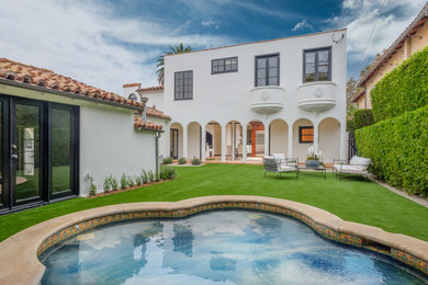 Inspiration for a mediterranean pool remodel in Los Angeles