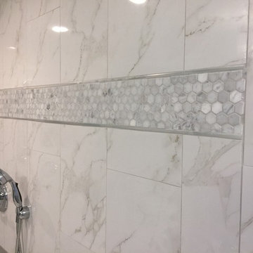 Unique tub/shower combo