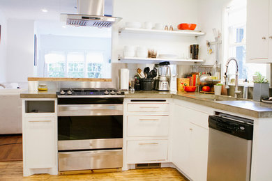 Kitchen - cottage kitchen idea in Other