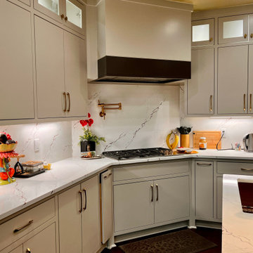 Custom High-End Kitchen