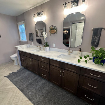 Chic and Homey Primary Bathroom