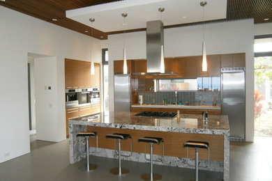 Inspiration for a modern kitchen remodel in Hawaii
