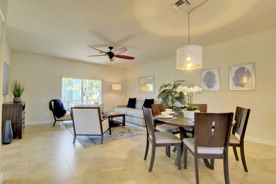 Dining room photo in Miami