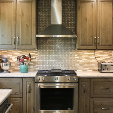 Warm Greys and Superior Storage in Davenport, IA