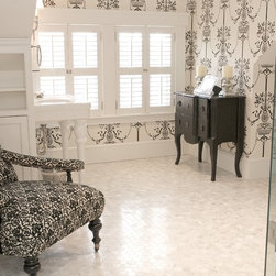 Elegant Guest Suite Bathrrom - Bathroom Accessories