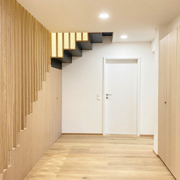 Großzügige Treppe mit Stauraum