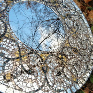 Круглое декоративное зеркало с мозаикой. Диаметр 40 см