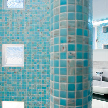 Salle de bain bleue