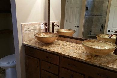 Elegant bathroom photo in Indianapolis