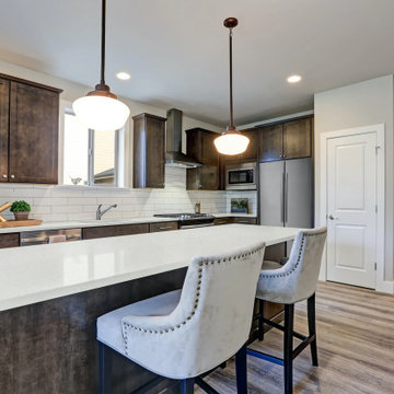 HanStone | SPECCHIO WHITE | Cream sprinkled with flakes of taupe and griege