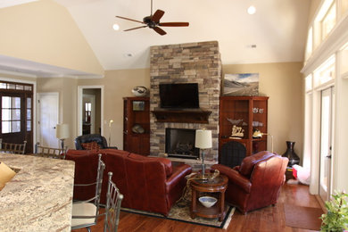 Inspiration for a timeless living room remodel in Atlanta