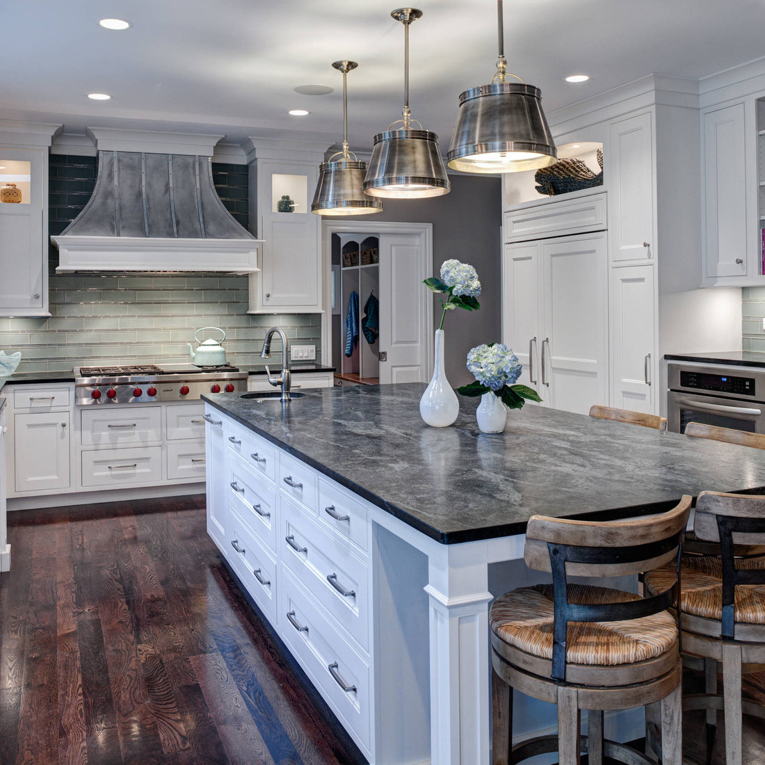Transitional Cottage Kitchen - Glenview, IL