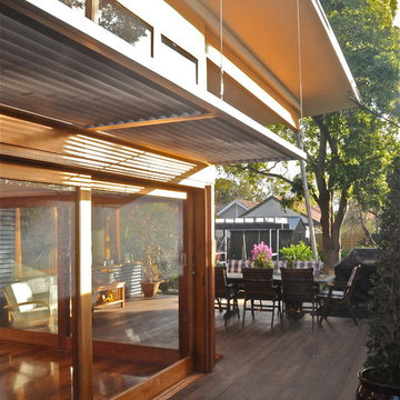 Single fronted villa with an extensive rear addition