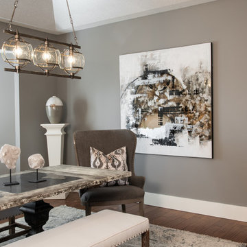 Casual & Comfy Creve Coeur Home