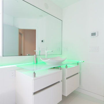 Bold Colors & Light Define Los Altos Home