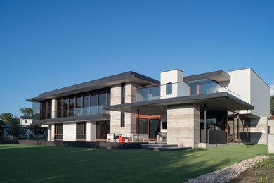 Modern exterior home idea in Austin