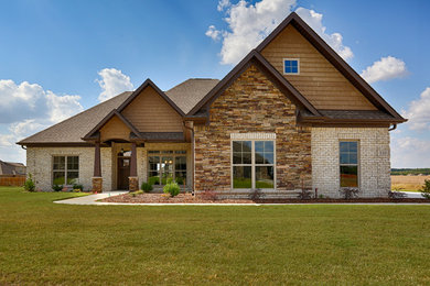 Inspiration for a craftsman home design remodel in Other