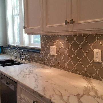 Arabesque Glass Mosaic Tile Backsplash