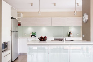 Inspiration for a modern kitchen in Sydney.