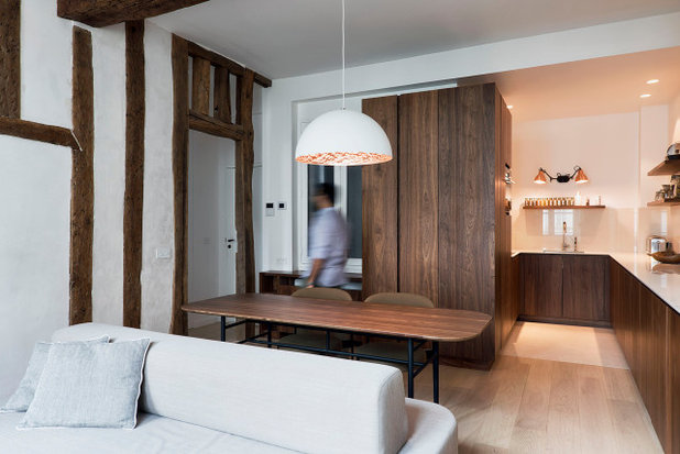 Contemporary Living Room by Supercraft Studio | Architecte d'intérieur