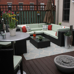 フィラデルフィアのトランジショナルスタイルのおしゃれなデッキ (ファイヤーピット) の写真