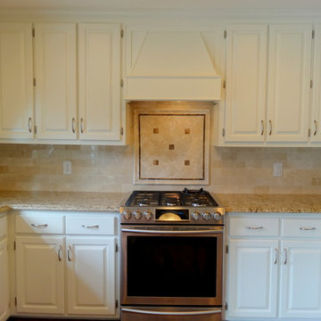 Sugar Grove // Traditional Refinished Kitchen