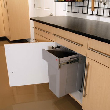 Pull-Out Waste Container