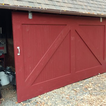 Sliding barn door