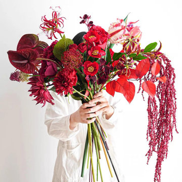 Modern Faux Floral Decor: Outdoor Spaces & Interior Nook Styling