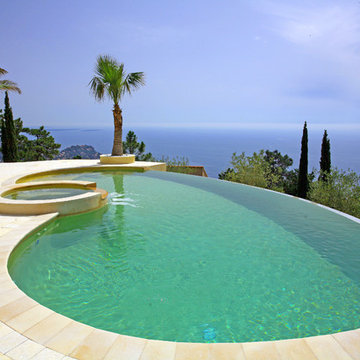 Piscine à débordement