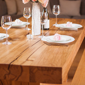 Organic feel oak dining room