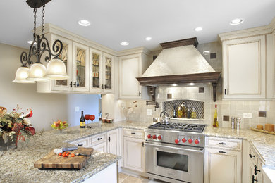 Inspiration for a timeless kitchen remodel in Chicago