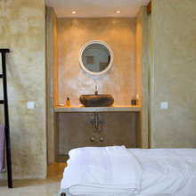 Paint and wall finishes